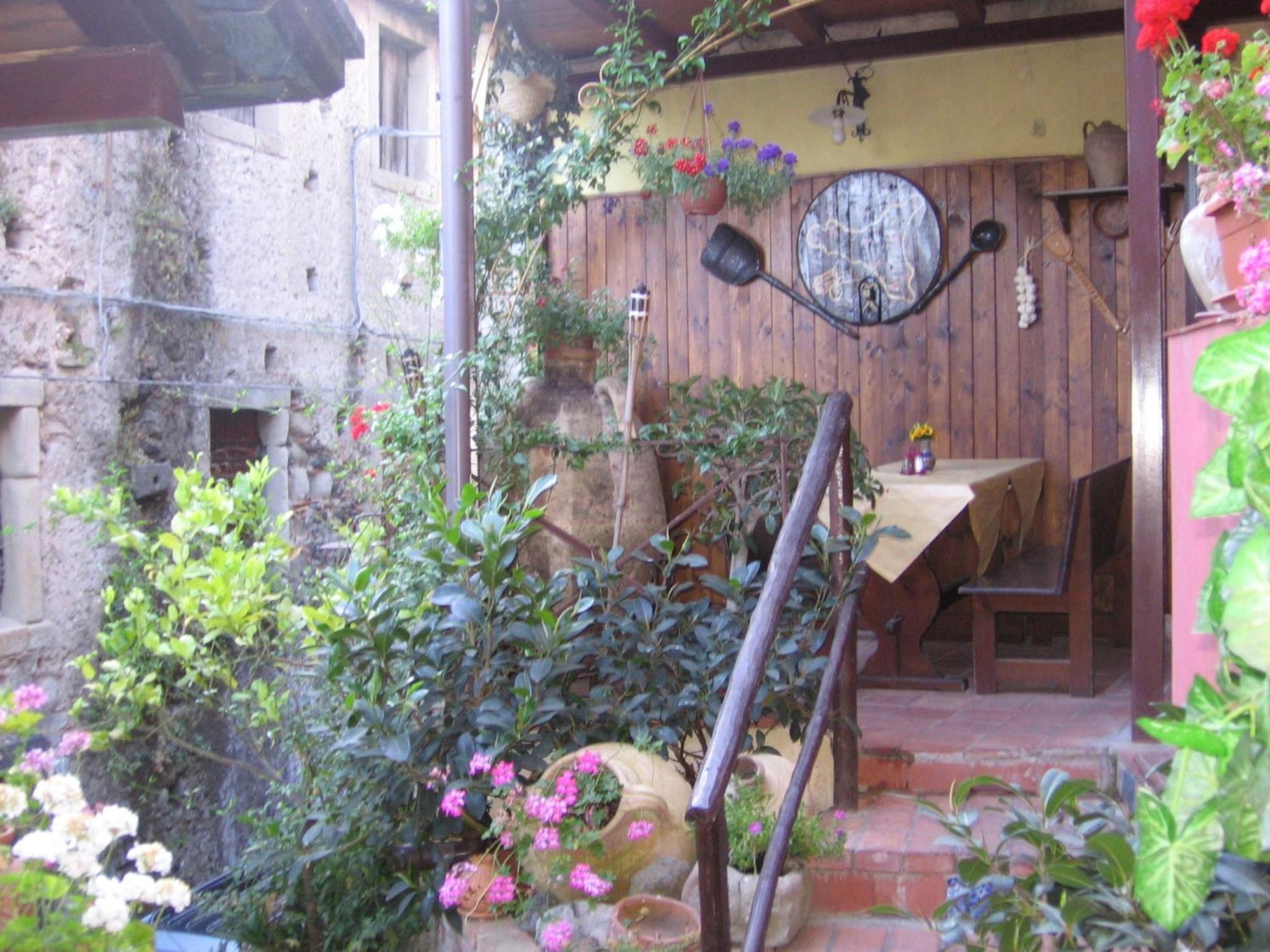 Albergo Diffuso Borgo Santa Caterina "Vintage" Castiglione De Sicilia Exteriör bild