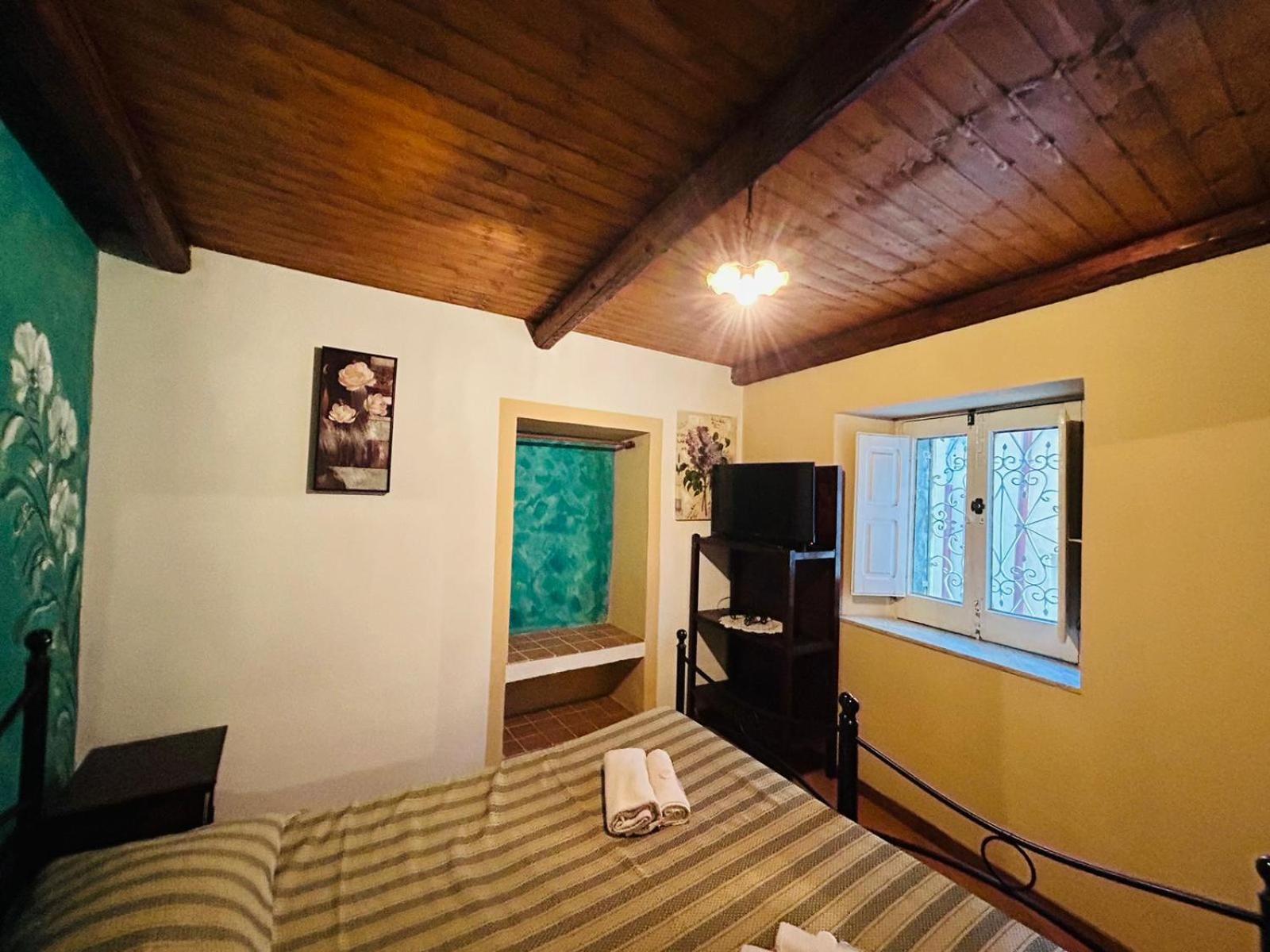 Albergo Diffuso Borgo Santa Caterina "Vintage" Castiglione De Sicilia Rum bild